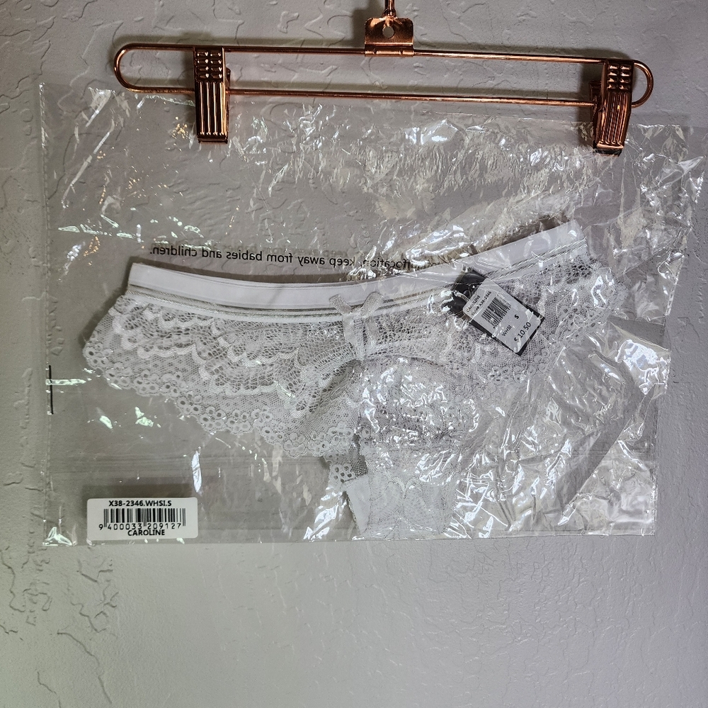 Frederick's of Hollywood White Lace Thong Size Small